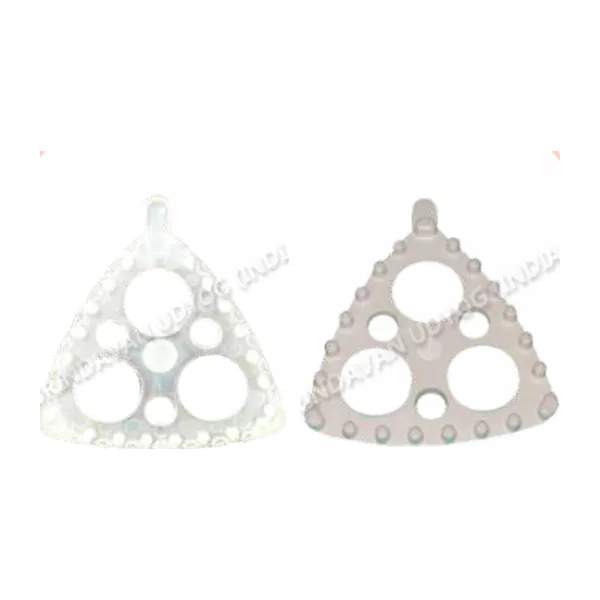 Big Triangle Cleaner with Brush, Studs